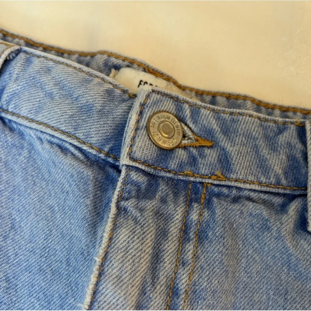 Forever 21 Womens Cutoffs Denim Jean Shorts Size 28 Light Wash